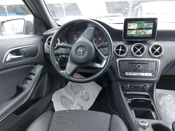 Photo 4 VIN: WDD1760121V203293 - MERCEDES-BENZ CLASSE A BERLINE 