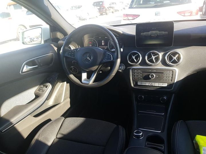 Photo 3 VIN: WDD1760421J684502 - MERCEDES-BENZ CLASE A 