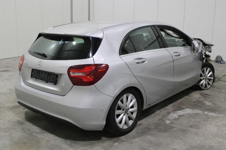 Photo 3 VIN: WDD1760421J779739 - MERCEDES-BENZ A-CLASS HATCHBACK 