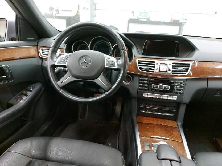 Photo 13 VIN: WDD2120981B004441 - MERCEDES-BENZ E 