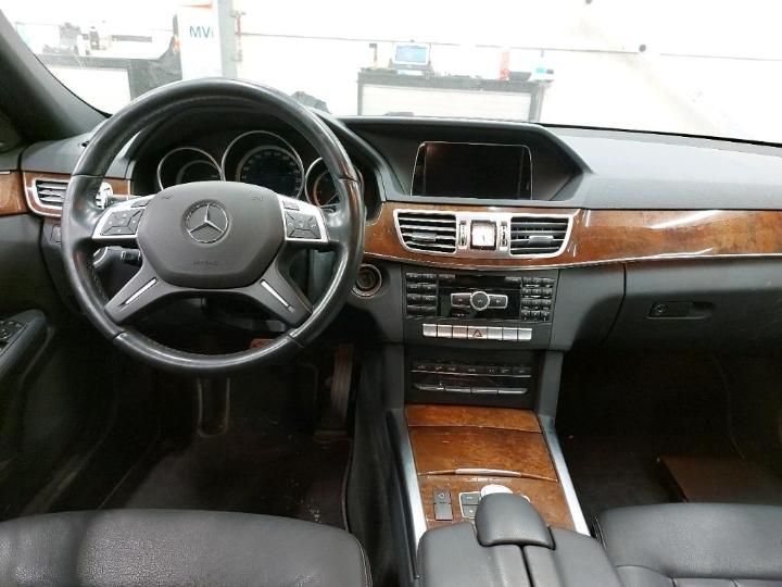 Photo 9 VIN: WDD2120981B004441 - MERCEDES-BENZ E 