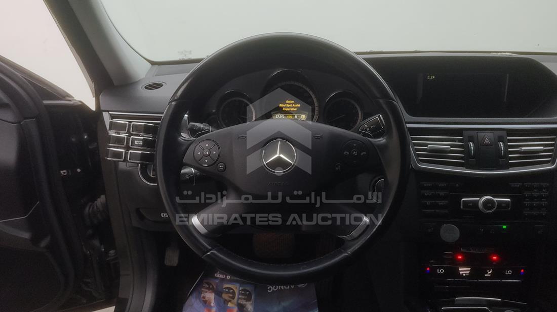 Photo 18 VIN: WDD2122801A572194 - MERCEDES E 