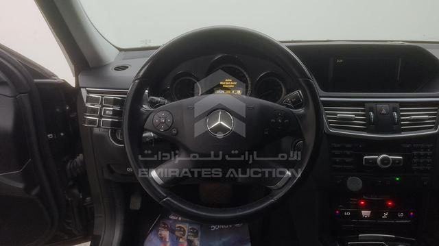 Photo 20 VIN: WDD2122801A572194 - MERCEDES E 