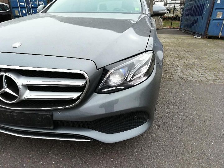 Photo 5 VIN: WDD2130041A010320 - MERCEDES-BENZ E-CLASS SALOON 