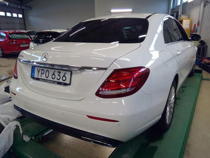 Photo 2 VIN: WDD2130131A504466 - MERCEDES-BENZ E-CLASS 