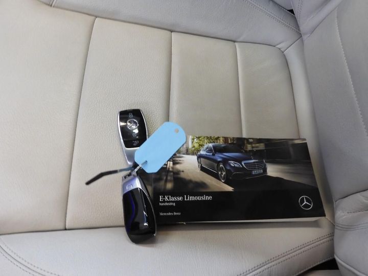 Photo 12 VIN: WDD2130501A153380 - MERCEDES-BENZ E-KLASSE LIMOUSINE 