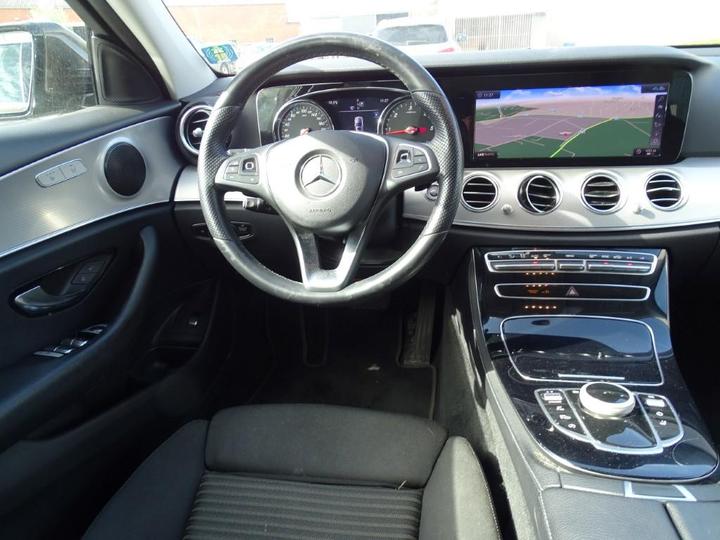 Photo 3 VIN: WDD2132131A454200 - MERCEDES-BENZ E-KLASSE 