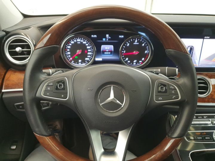 Photo 9 VIN: WDD2132131A457076 - MERCEDES-BENZ E 