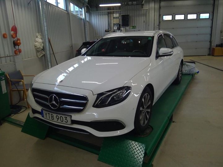 Photo 1 VIN: WDD2132131A557786 - MERCEDES-BENZ E-CLASS 