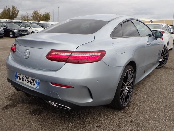 Photo 12 VIN: WDD2383151F113815 - MERCEDES-BENZ CLASSE E COUPE 