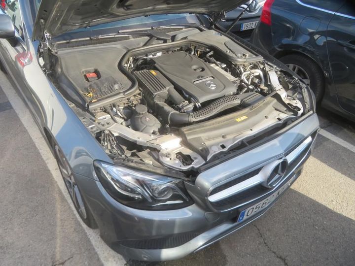 Photo 25 VIN: WDD2383481F040551 - MERCEDES-BENZ CLASE E 