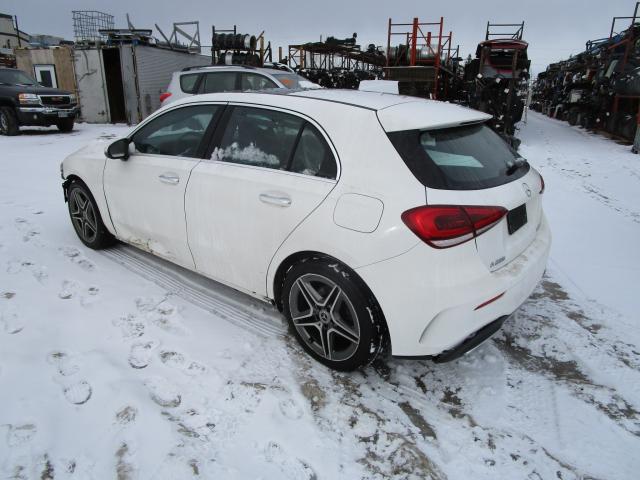 Photo 2 VIN: WDD3F4HB4KJ096162 - MERCEDES-BENZ A 250 4MAT 