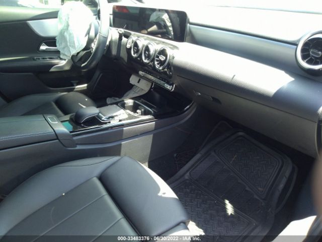 Photo 4 VIN: WDD3G4EB0KW026937 - MERCEDES-BENZ A-CLASS 