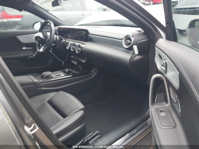 Photo 4 VIN: WDD3G4EB1KW004431 - MERCEDES-BENZ A-CLASS 