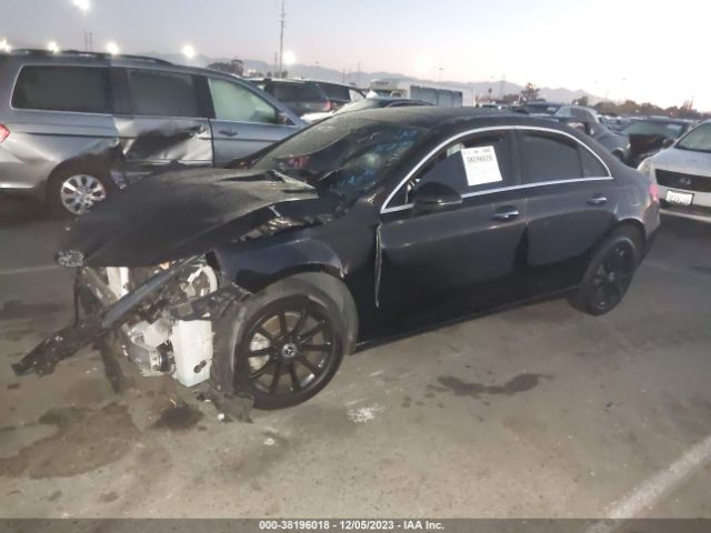 Photo 1 VIN: WDD3G4EB1KW024663 - MERCEDES-BENZ A 220 