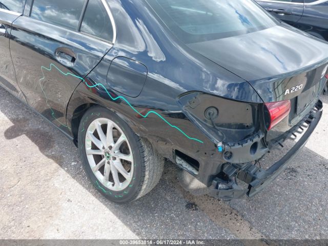 Photo 5 VIN: WDD3G4EB2KW002686 - MERCEDES-BENZ A 220 