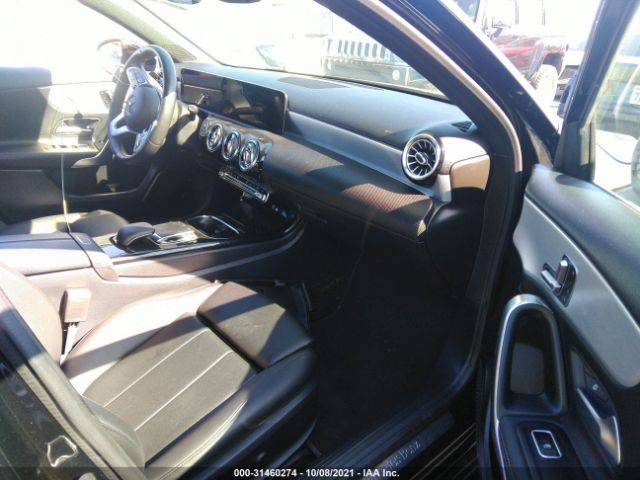 Photo 4 VIN: WDD3G4EB3KW002471 - MERCEDES-BENZ A-CLASS 