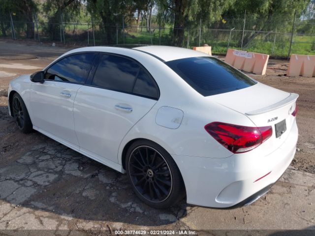 Photo 2 VIN: WDD3G4EB3KW005757 - MERCEDES-BENZ A 220 