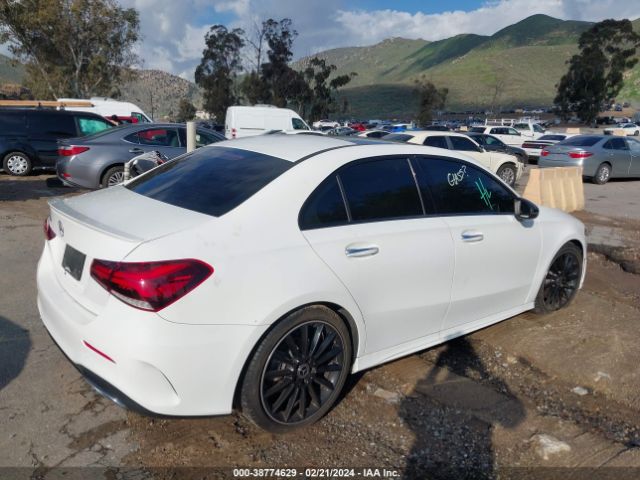 Photo 3 VIN: WDD3G4EB3KW005757 - MERCEDES-BENZ A 220 