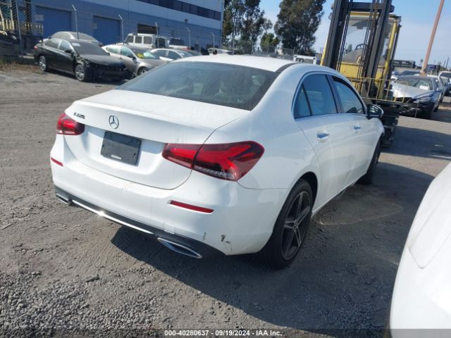 Photo 3 VIN: WDD3G4EB5KW032779 - MERCEDES-BENZ A-CLASS 