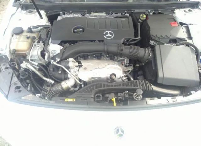 Photo 9 VIN: WDD3G4EB6KW022939 - MERCEDES-BENZ A-CLASS 