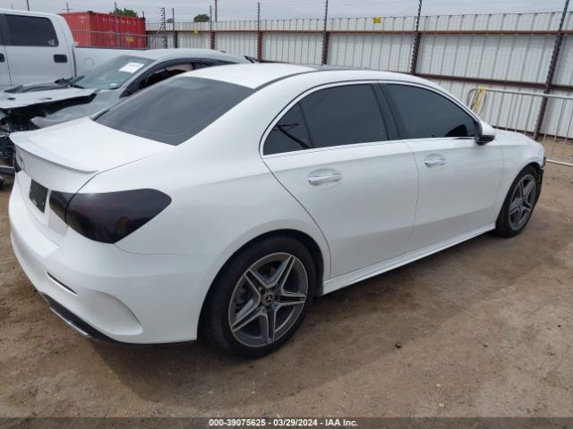 Photo 3 VIN: WDD3G4EB6KW036078 - MERCEDES-BENZ A 220 