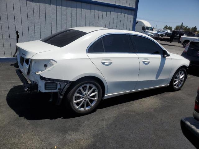 Photo 2 VIN: WDD3G4FB3KW020385 - MERCEDES-BENZ A 220 4MAT 