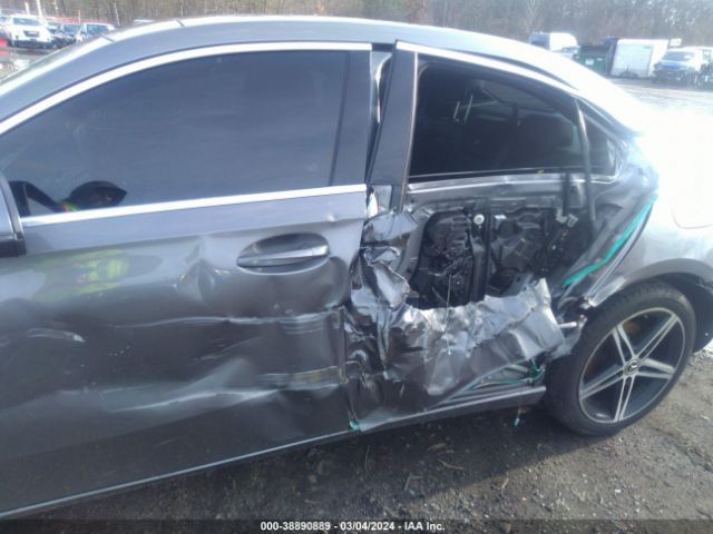 Photo 5 VIN: WDD3G4FBXKW021727 - MERCEDES-BENZ A 220 