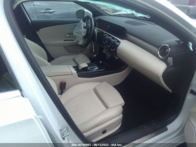 Photo 4 VIN: WDD3G4FBXLW040294 - MERCEDES-BENZ A 220 