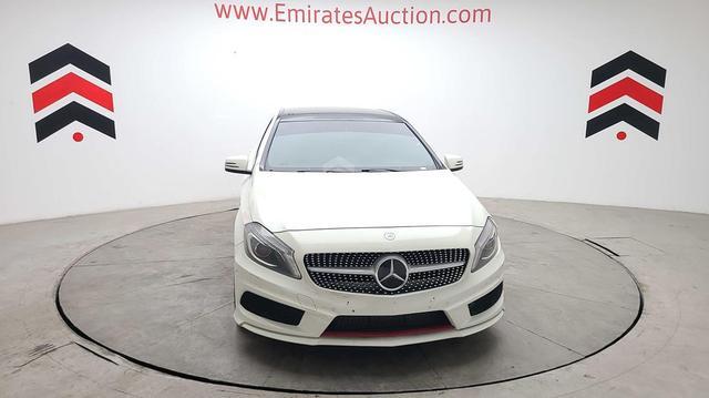 Photo 3 VIN: WDDBF4EB0FJ404367 - MERCEDES A 