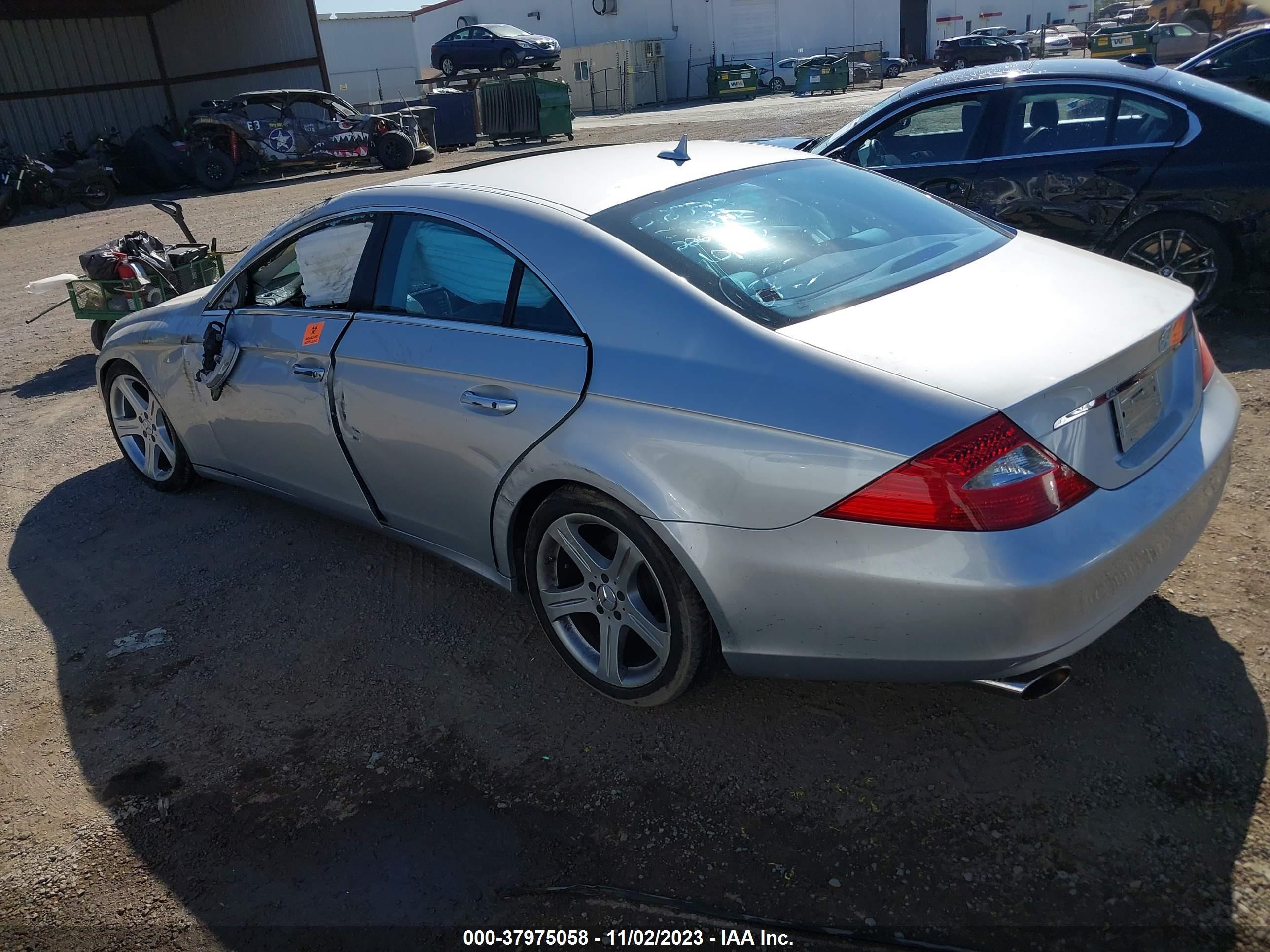 Photo 2 VIN: WDDDJ72X37A102887 - MERCEDES-BENZ CLS-KLASSE 