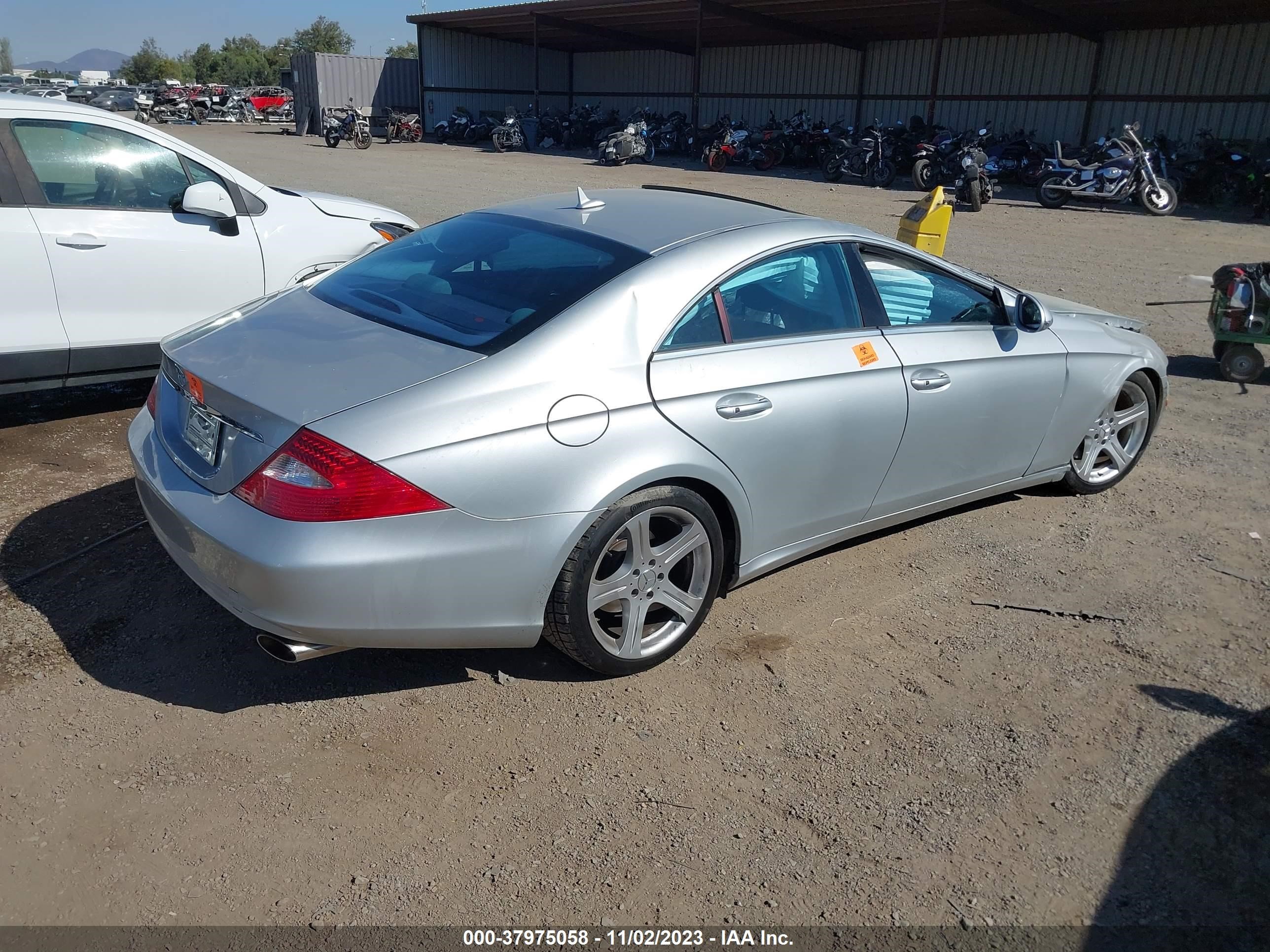 Photo 3 VIN: WDDDJ72X37A102887 - MERCEDES-BENZ CLS-KLASSE 