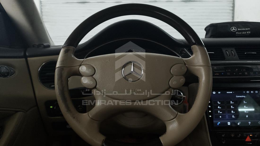 Photo 13 VIN: WDDDJ72X48A117769 - MERCEDES CLS 