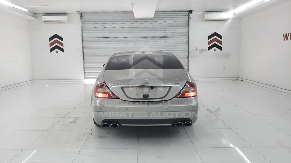 Photo 7 VIN: WDDDJ72X48A117769 - MERCEDES CLS 