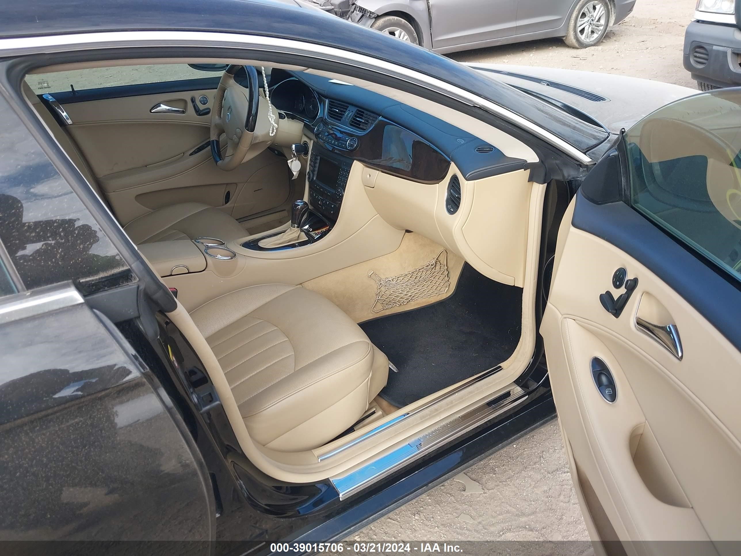 Photo 4 VIN: WDDDJ72X48A125273 - MERCEDES-BENZ CLS-KLASSE 