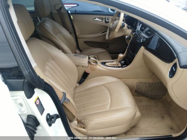 Photo 4 VIN: WDDDJ7CB0BA170835 - MERCEDES-BENZ CLS 550 