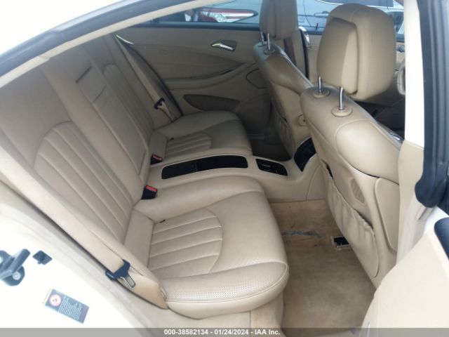 Photo 7 VIN: WDDDJ7CB0BA170835 - MERCEDES-BENZ CLS 550 