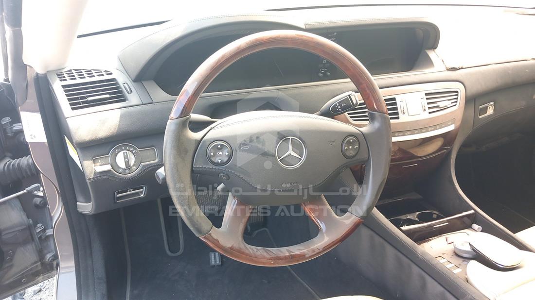 Photo 12 VIN: WDDEJ71X78A011533 - MERCEDES CL 