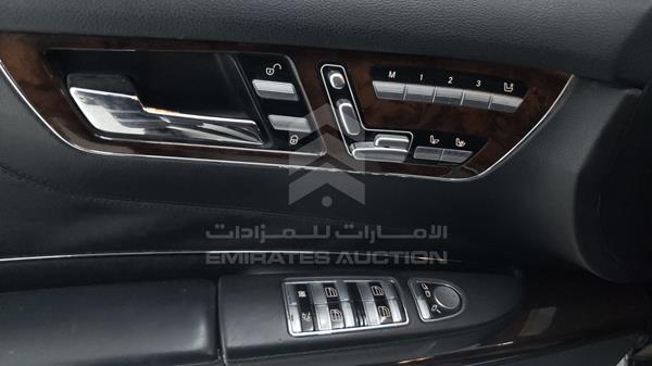 Photo 17 VIN: WDDEJ77X18A015102 - MERCEDES-BENZ CL 550 