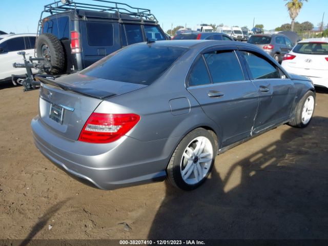 Photo 3 VIN: WDDGF4HB0CA602119 - MERCEDES-BENZ C 250 