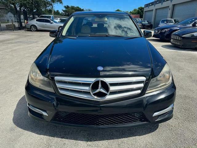 Photo 4 VIN: WDDGF4HB0CA644127 - MERCEDES-BENZ C-CLASS 