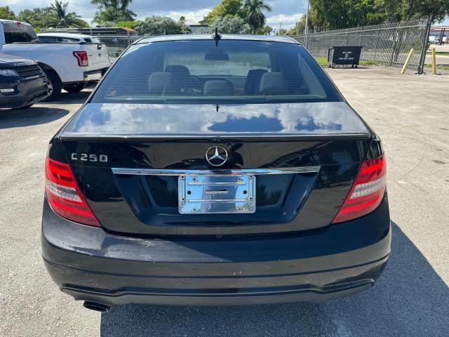 Photo 5 VIN: WDDGF4HB0CA644127 - MERCEDES-BENZ C-CLASS 