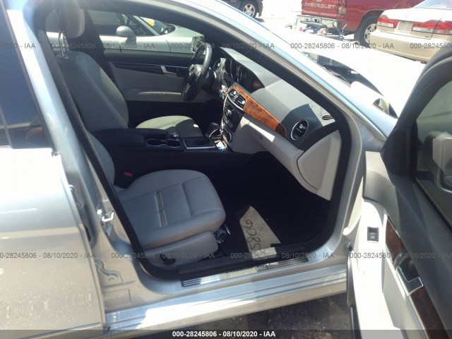 Photo 4 VIN: WDDGF4HB0CR200800 - MERCEDES-BENZ C-CLASS 