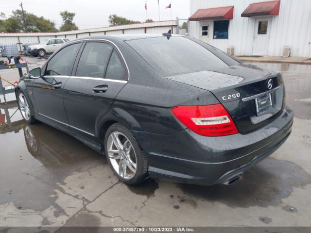 Photo 2 VIN: WDDGF4HB0CR205382 - MERCEDES-BENZ C-CLASS 