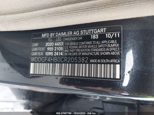 Photo 8 VIN: WDDGF4HB0CR205382 - MERCEDES-BENZ C-CLASS 