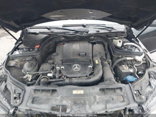 Photo 9 VIN: WDDGF4HB0CR205382 - MERCEDES-BENZ C-CLASS 