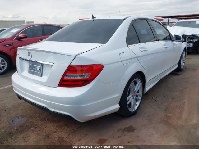 Photo 3 VIN: WDDGF4HB0DA761126 - MERCEDES-BENZ C 250 