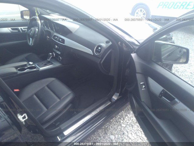 Photo 4 VIN: WDDGF4HB0DA808302 - MERCEDES-BENZ C-CLASS 