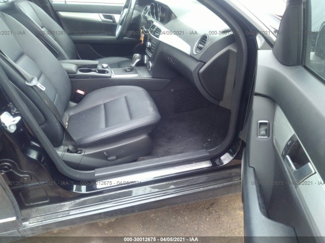 Photo 4 VIN: WDDGF4HB0DA849948 - MERCEDES-BENZ C-CLASS 