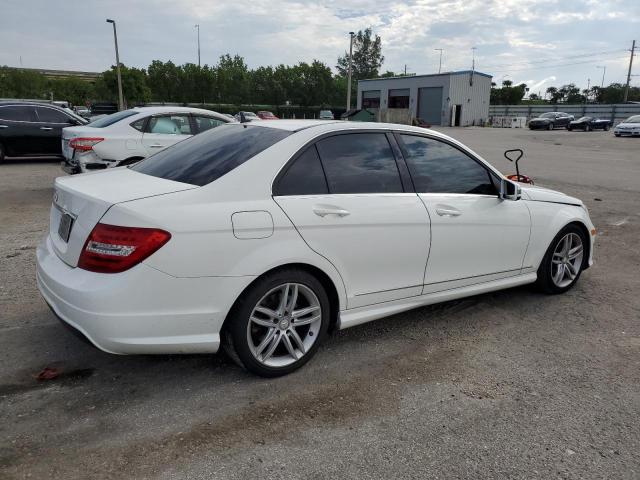 Photo 2 VIN: WDDGF4HB0DA867284 - MERCEDES-BENZ C 250 